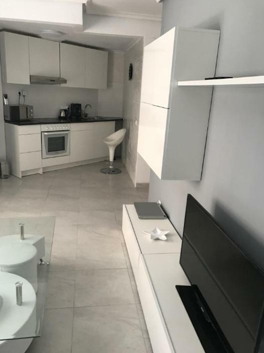 Modern Beach Apartment Τορεβιέχα Εξωτερικό φωτογραφία